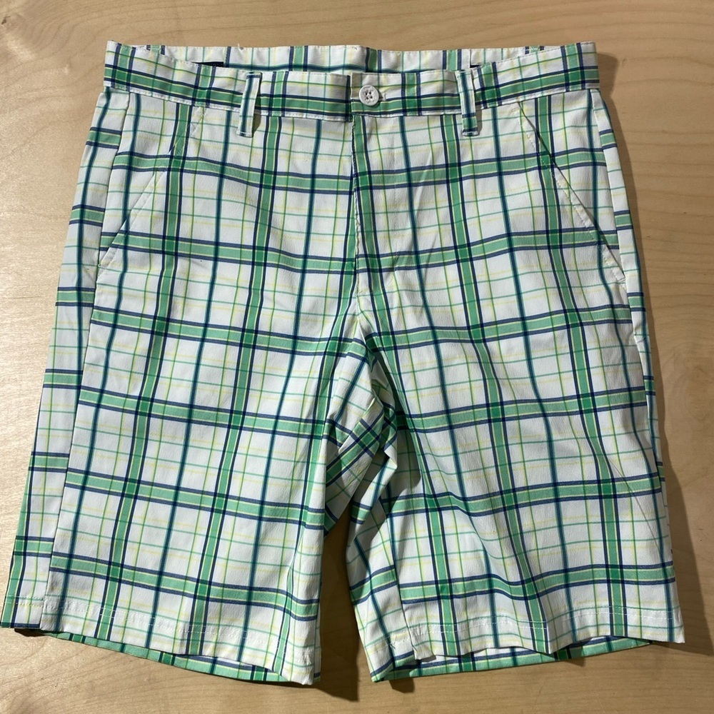 IZOD Golf Men's Green Plaid Shorts 33 (LK)